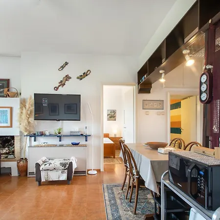 Seaside Apartment *